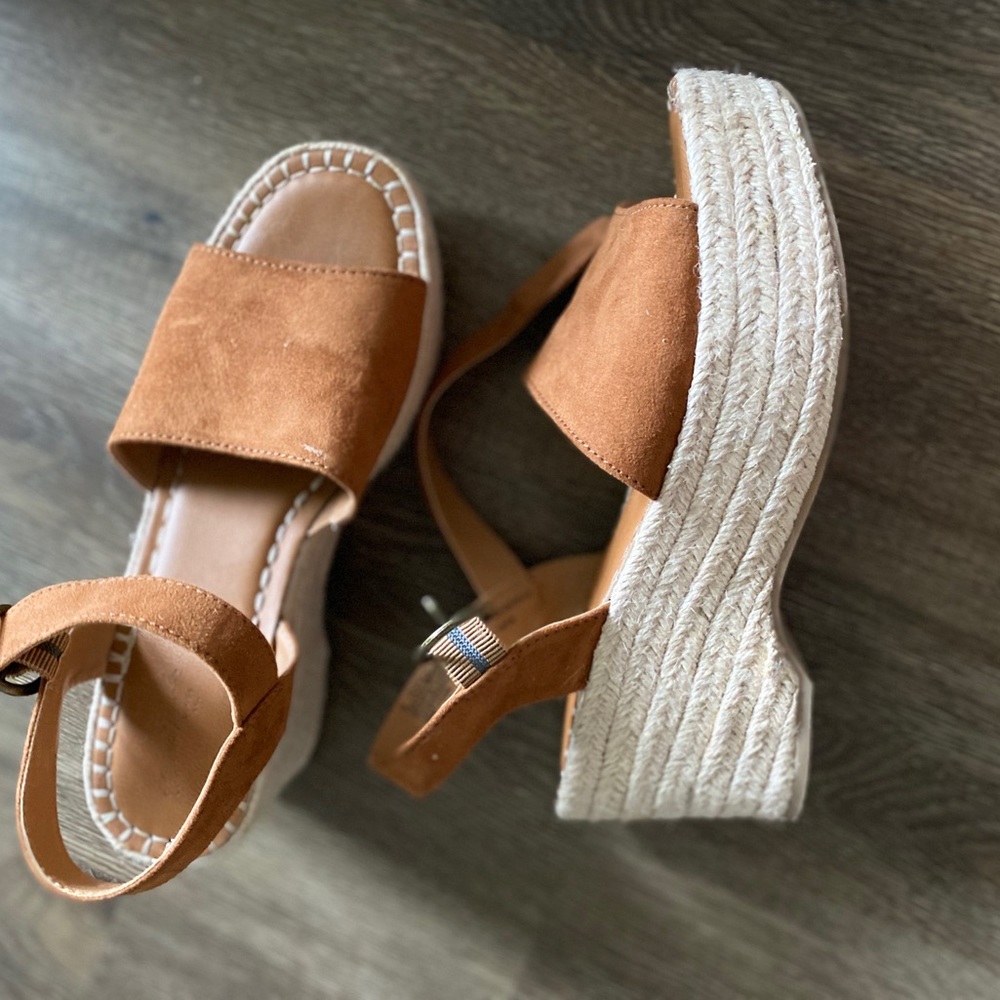 Wedge sandals